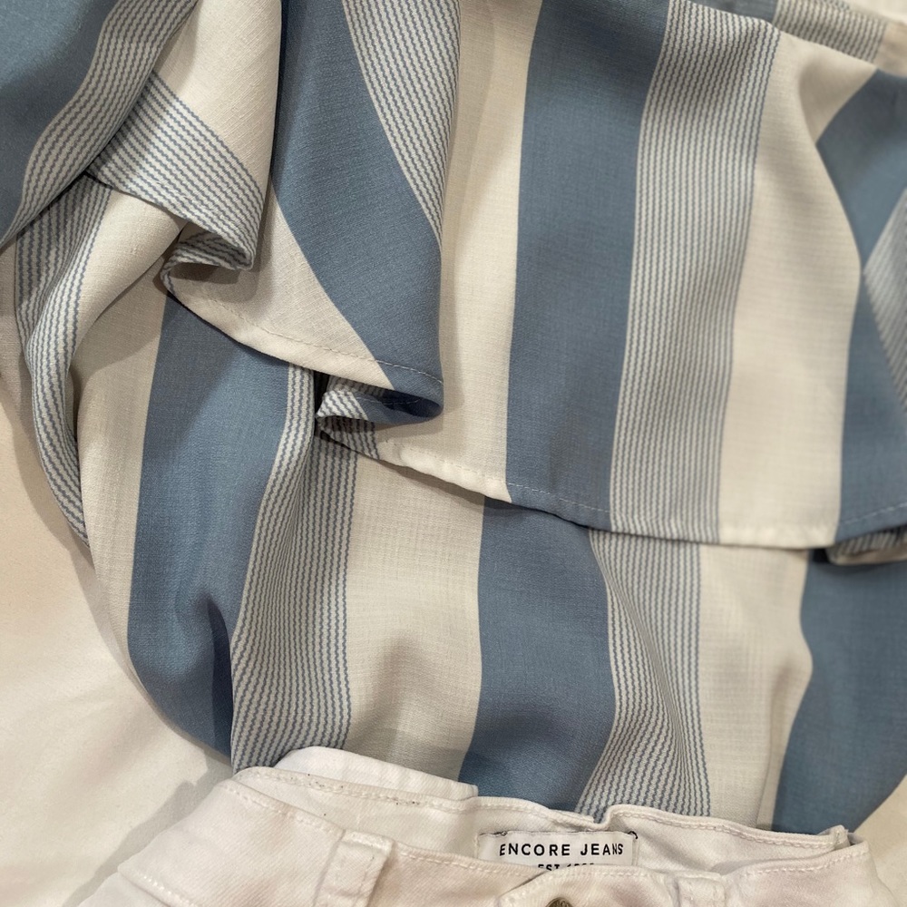 Ruffle Top - Picture 3 of 3